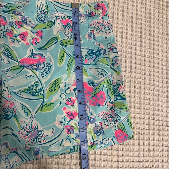 Lilly Pulitzer Ocean View Shorts Size M - Picture 9 of 10